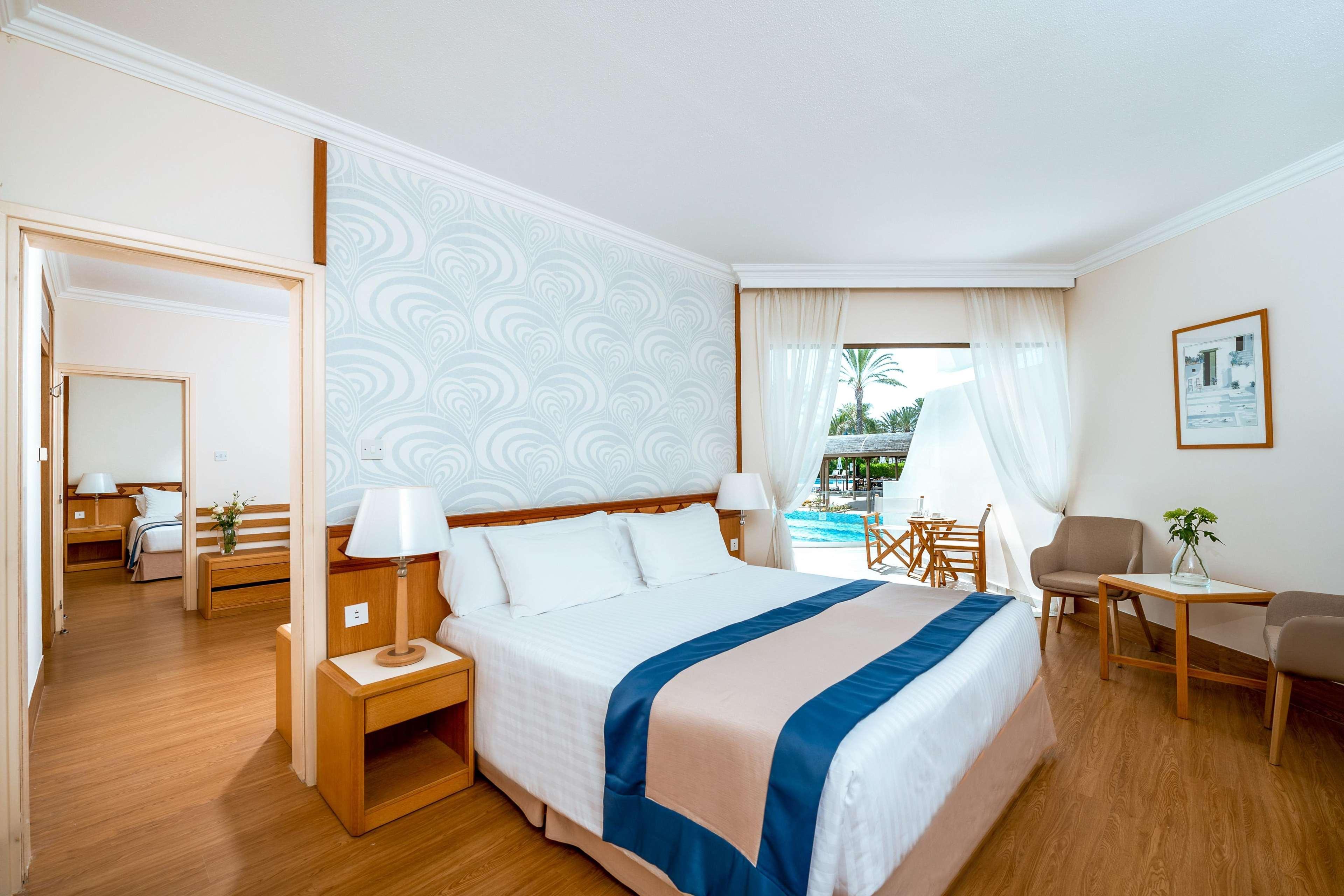 Constantinou Bros Athena Beach Hotel Geroskipou Exterior photo