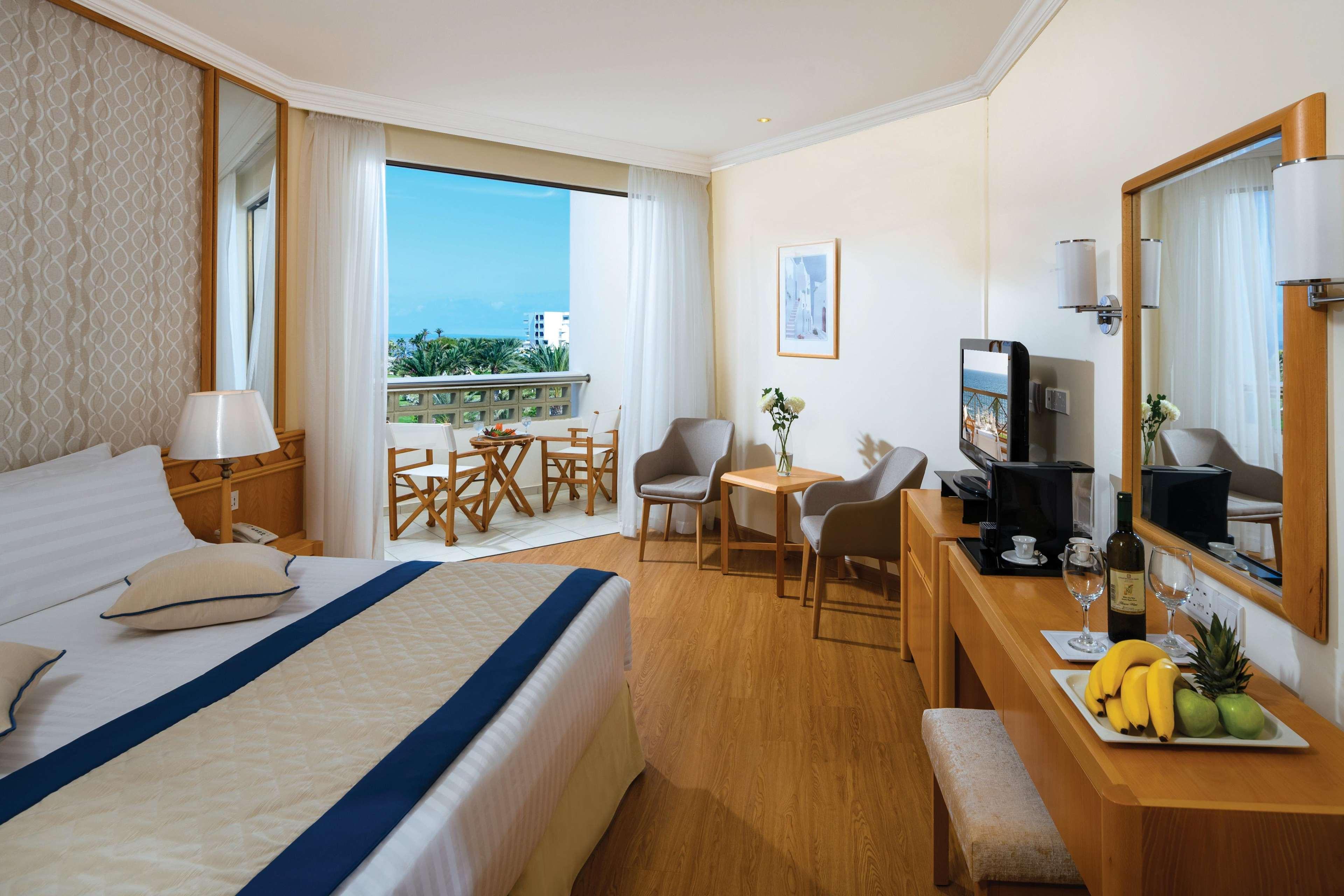Constantinou Bros Athena Beach Hotel Geroskipou Exterior photo