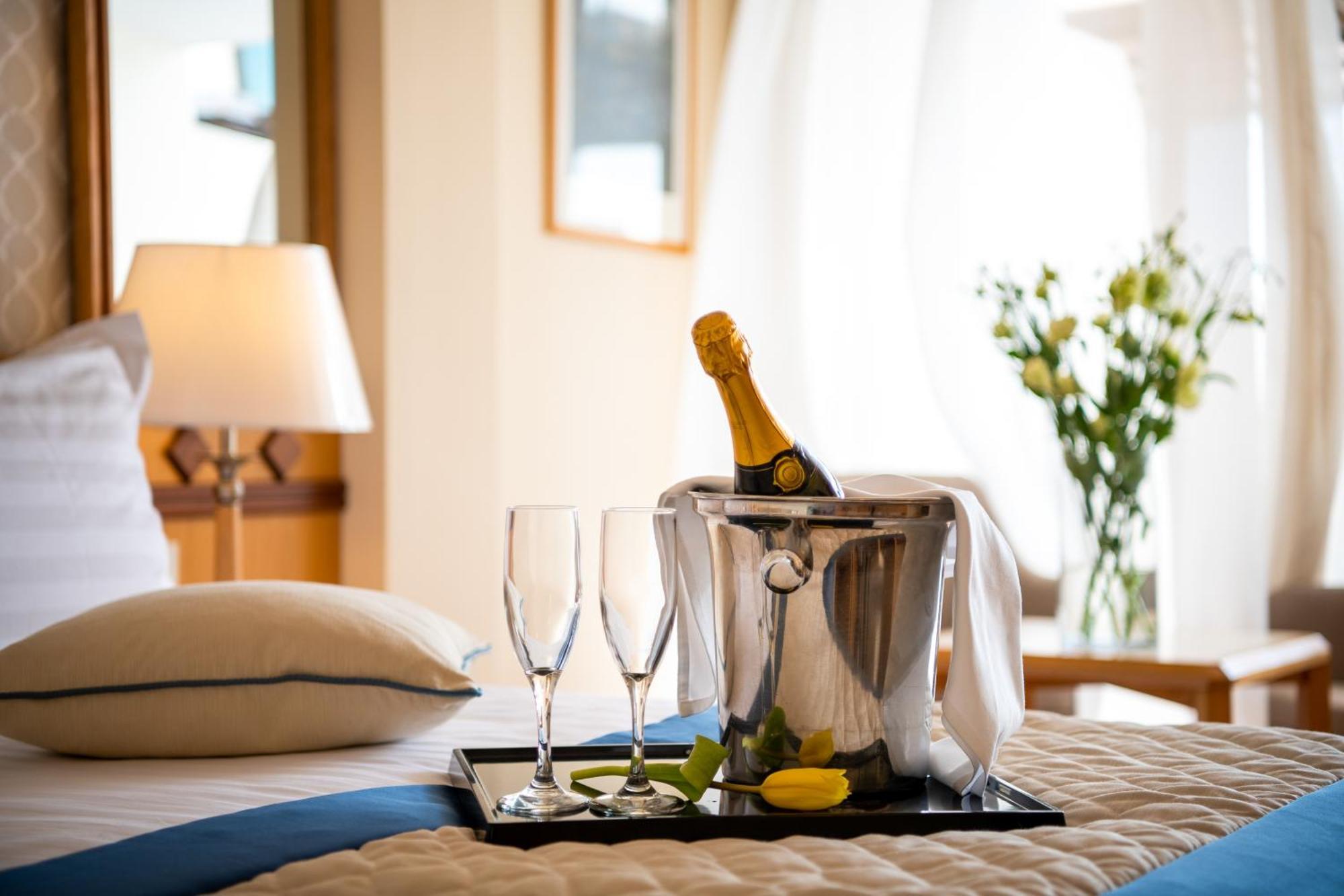 Constantinou Bros Athena Beach Hotel Geroskipou Room photo